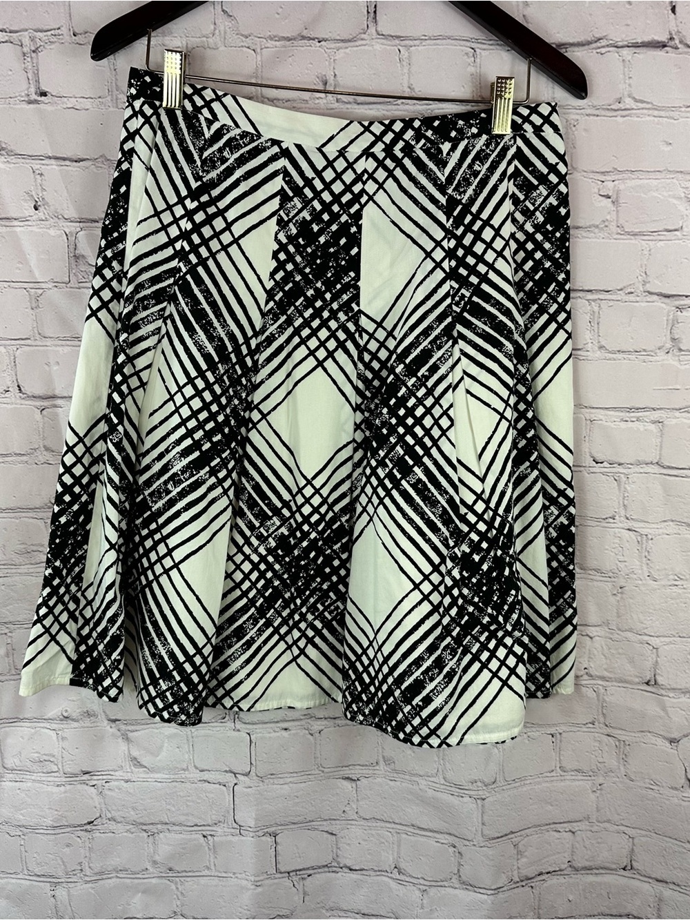 Talbots Graphic Plaid A-Line pleated Skirt women 10 modern school girl office
